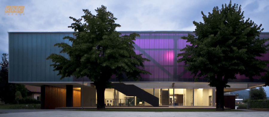 lắp đặt polycarbonate 